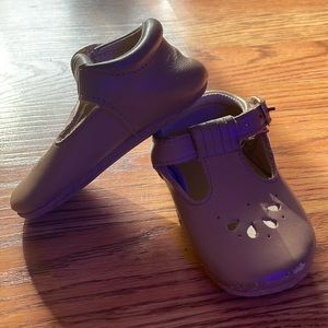 Peanut petal  T-Bar - used
Consciously baby - 4 (9-12 mo)